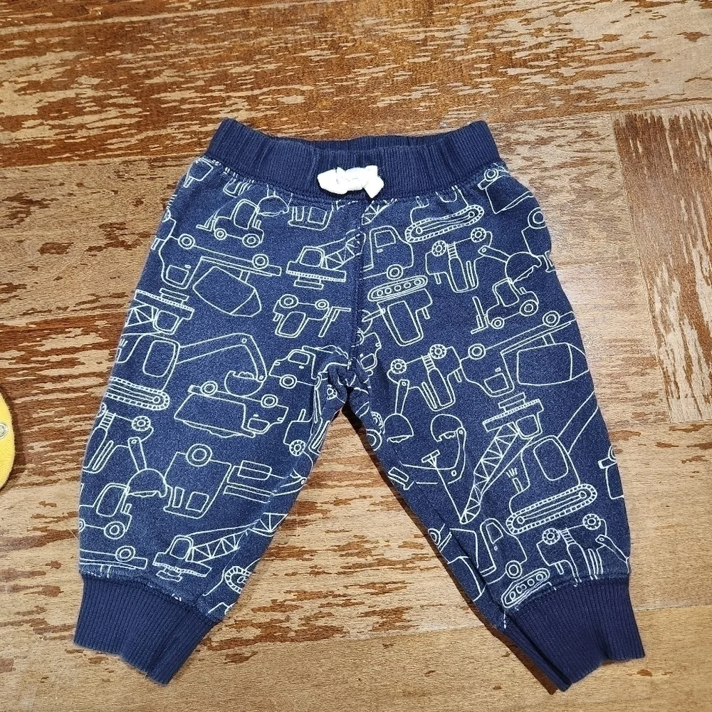 Carter's Daddys Little Helper 2pc Long Sleeve Bodysuit and Jogger Pants Size 6M.